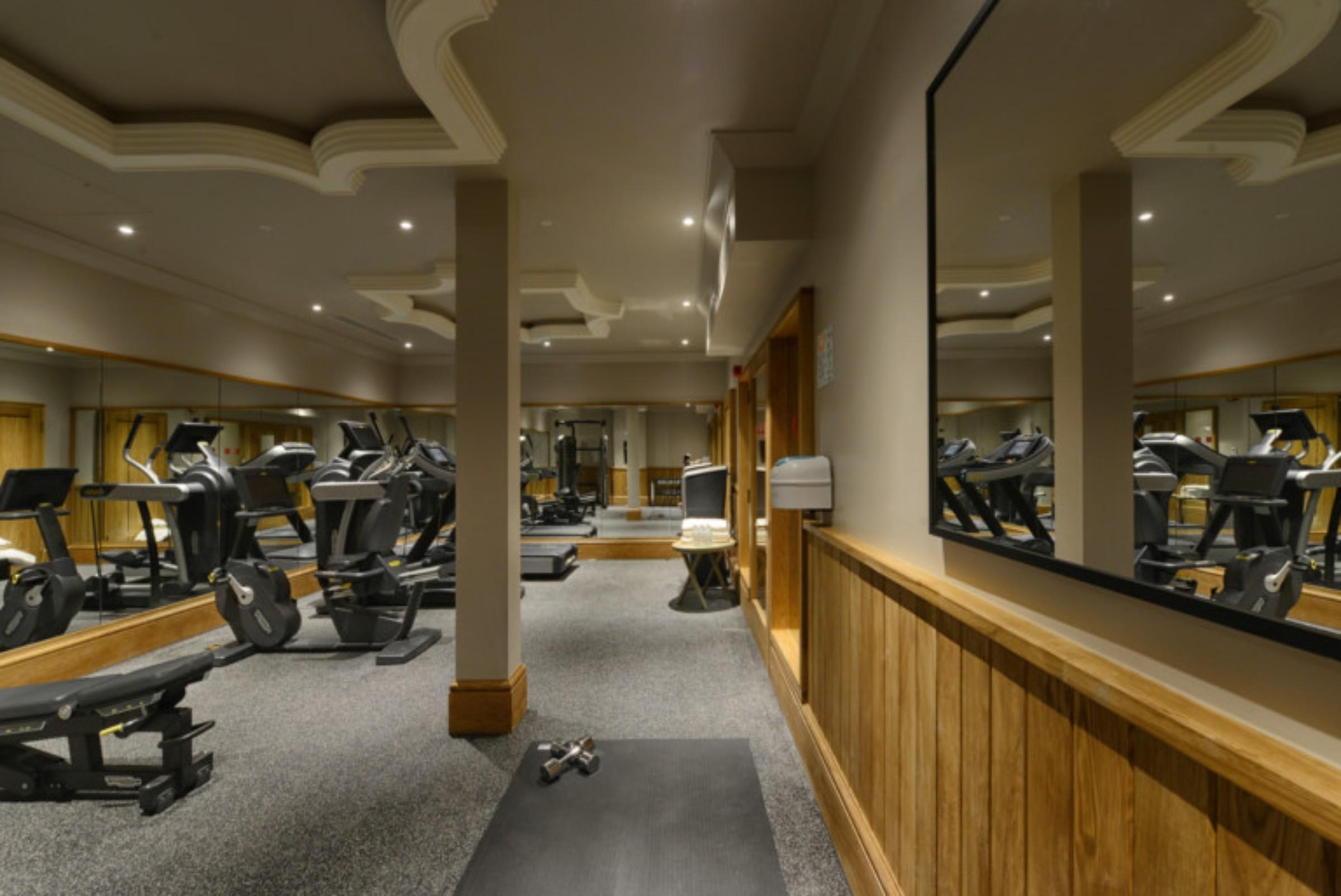 The Lalit London Hotel Exterior foto The gym at The Dorchester