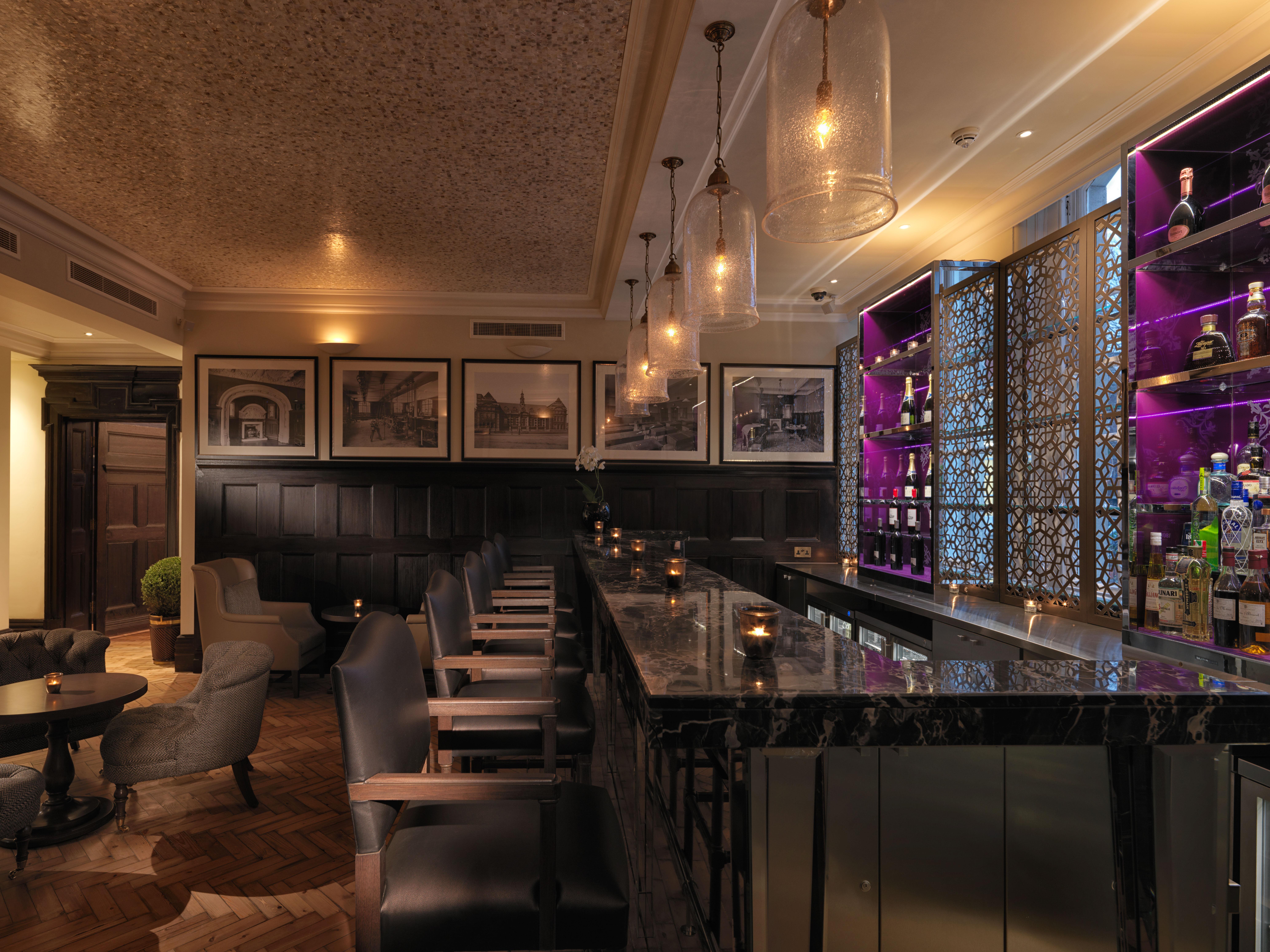 The Lalit London Hotel Exterior foto The bar at the hotel